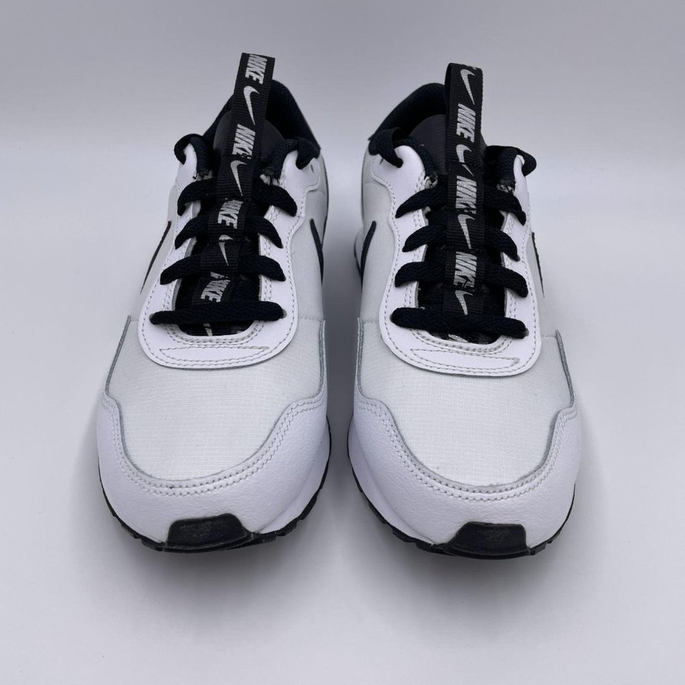 Nike MD Valiant SE White / Black Womens Shoes - Picture 3 of 8